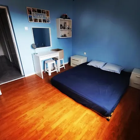 Entire Floor W Multiple Bedrooms 2 Baths Kitchen Center * Pomorie